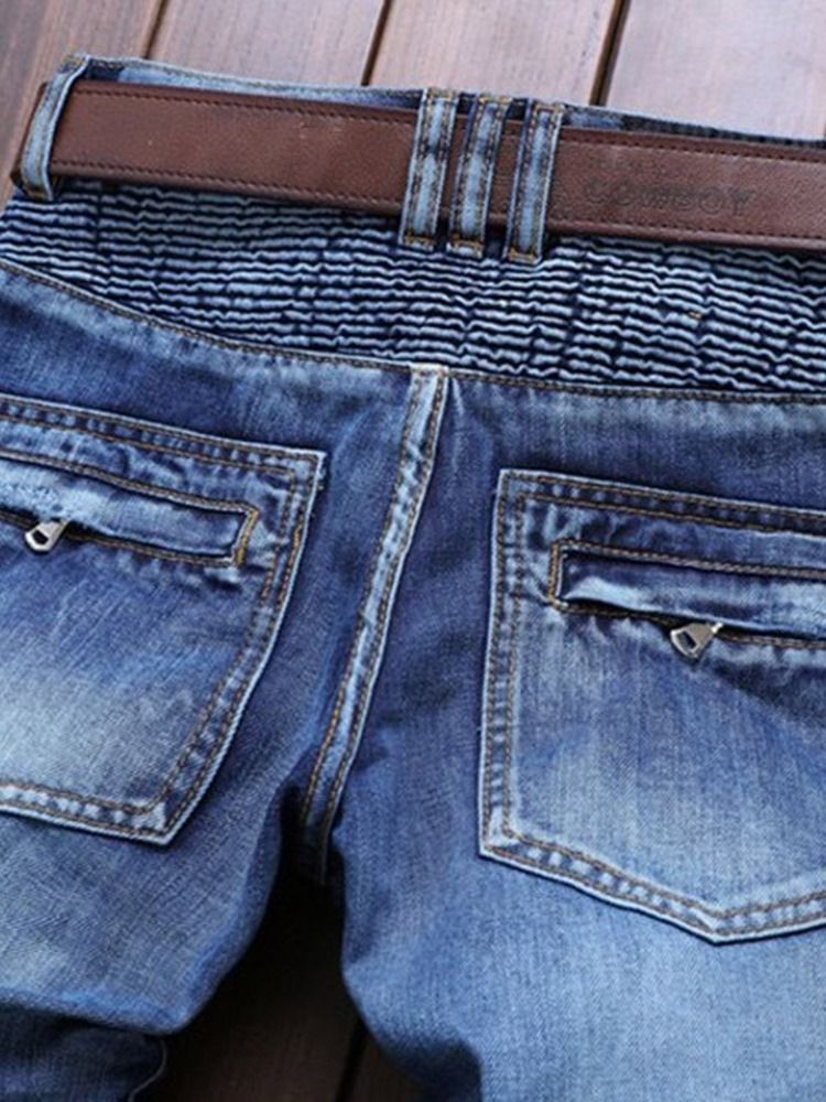 Rak Veckade Europeiska Herrjeans Med Mitten Av Midjan