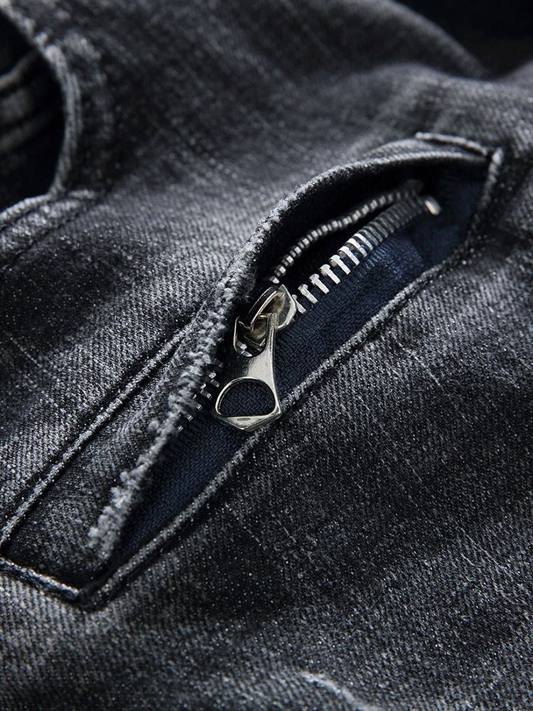Rak Veckade Europeiska Herrjeans Med Mitten Av Midjan