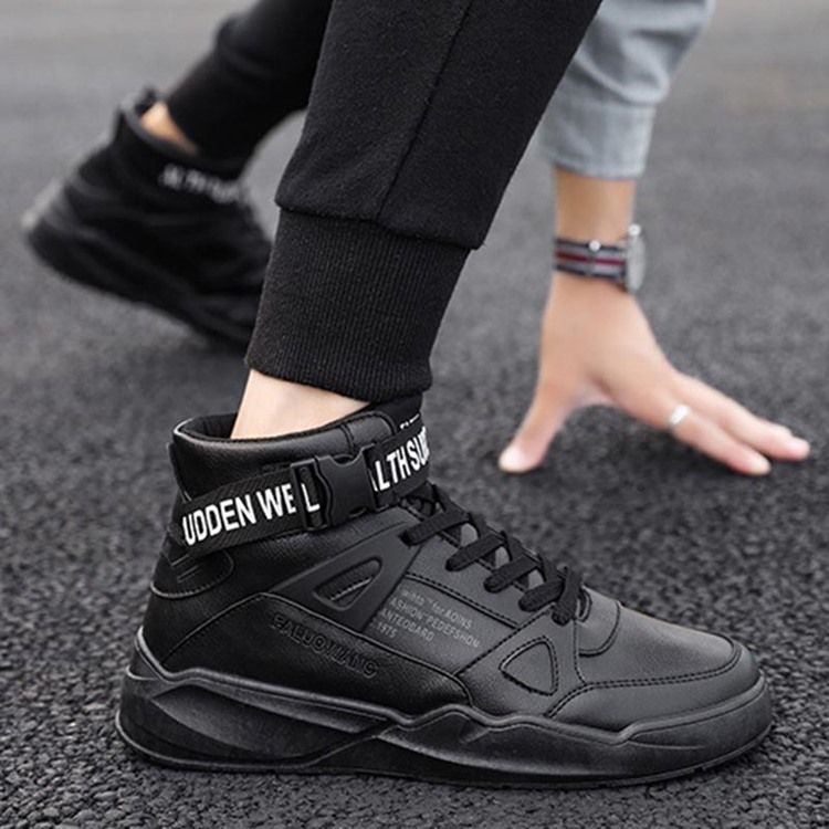 Övre Herrsneakers Med Snörning I Pu