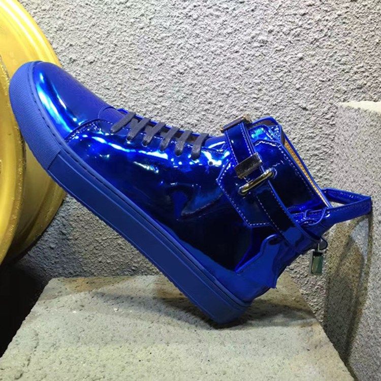 Western Buckle Mid-Cut Upper Canvas Sneakers För Män