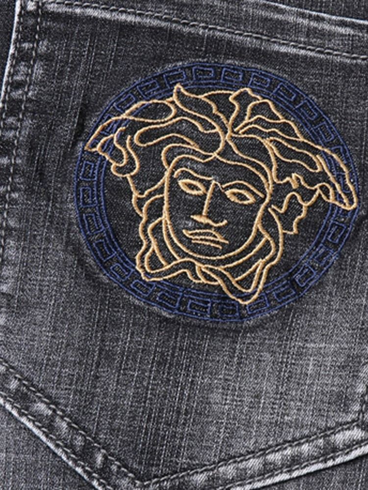 Tunn Rak Knapp Koreanska Midja Jeansshorts För Män