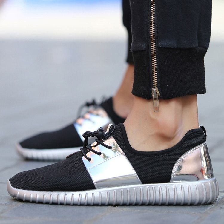 Lågskurna Sneakers I Övre Pu Med Snörning