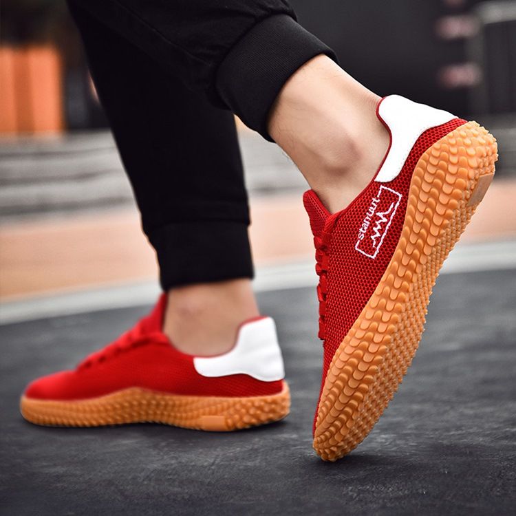 Sportplatta Med Lågskurna Sneakers Med Runda Tå