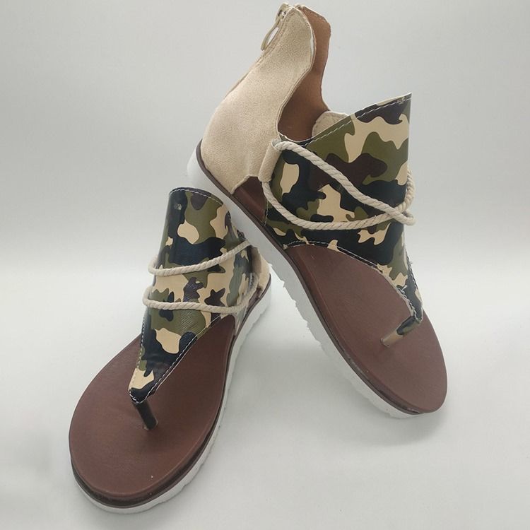 Dragkedja Med Häl Som Täcker Geometriska Sandaler