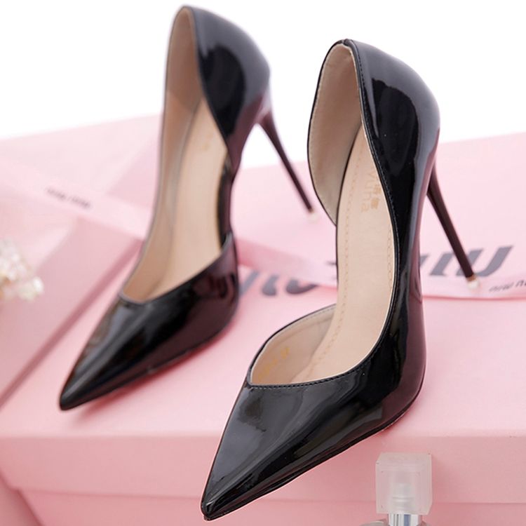 Lackläder Point Toe Pumps