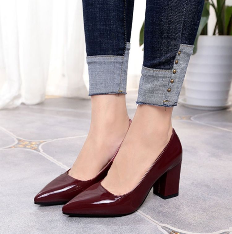 Professionella Spetsiga Tå Plain Chunky Pumps
