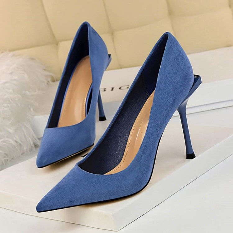 Slip-On Pumps I Fuskmocka Med Spetsad Tå Med Stilettklack