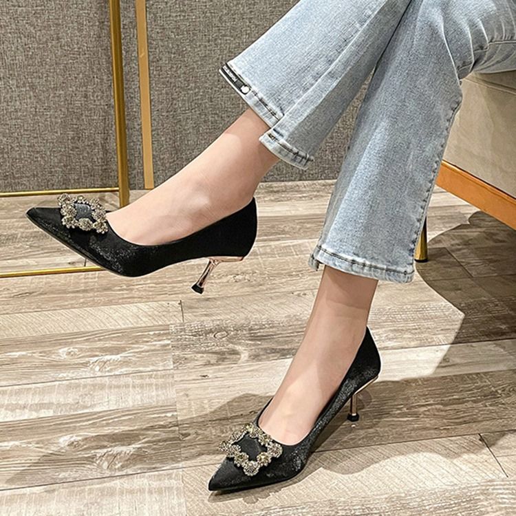 Spetsad Tå Spole Häl Slip-On Low-Cut Övre Tunna Skor