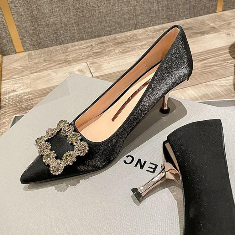 Spetsad Tå Spole Häl Slip-On Low-Cut Övre Tunna Skor