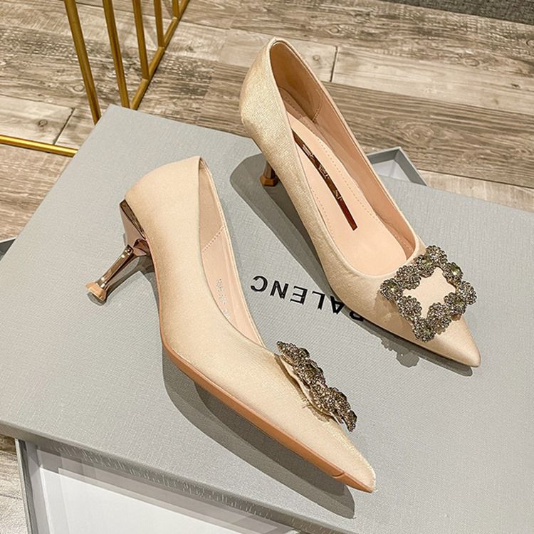 Spetsad Tå Spole Häl Slip-On Low-Cut Övre Tunna Skor