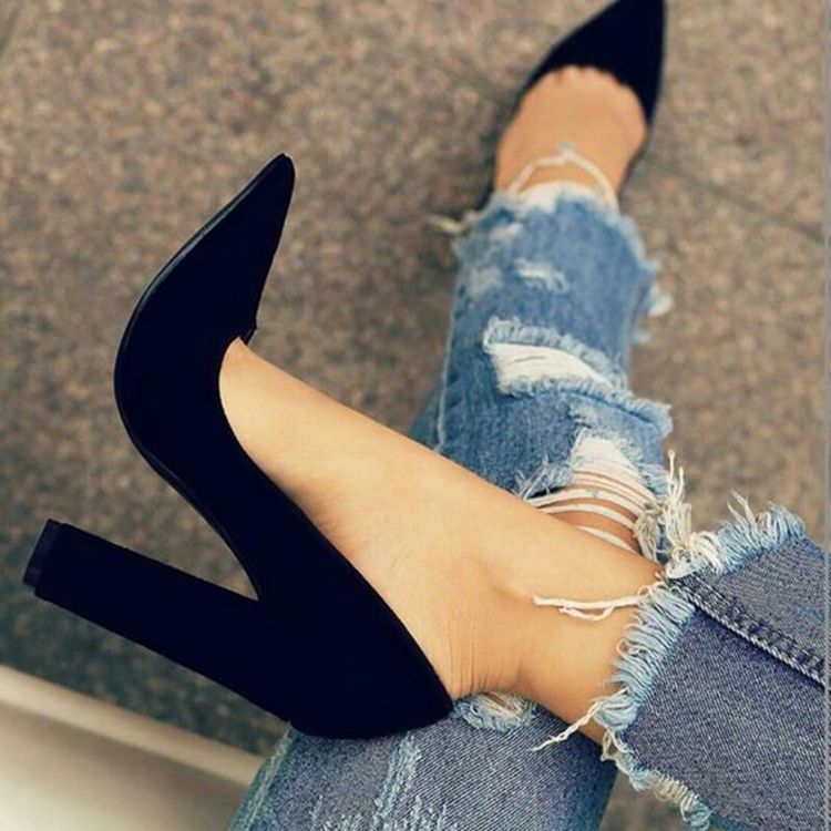 Svart Spetsad Tå Chunky Heel Pumps