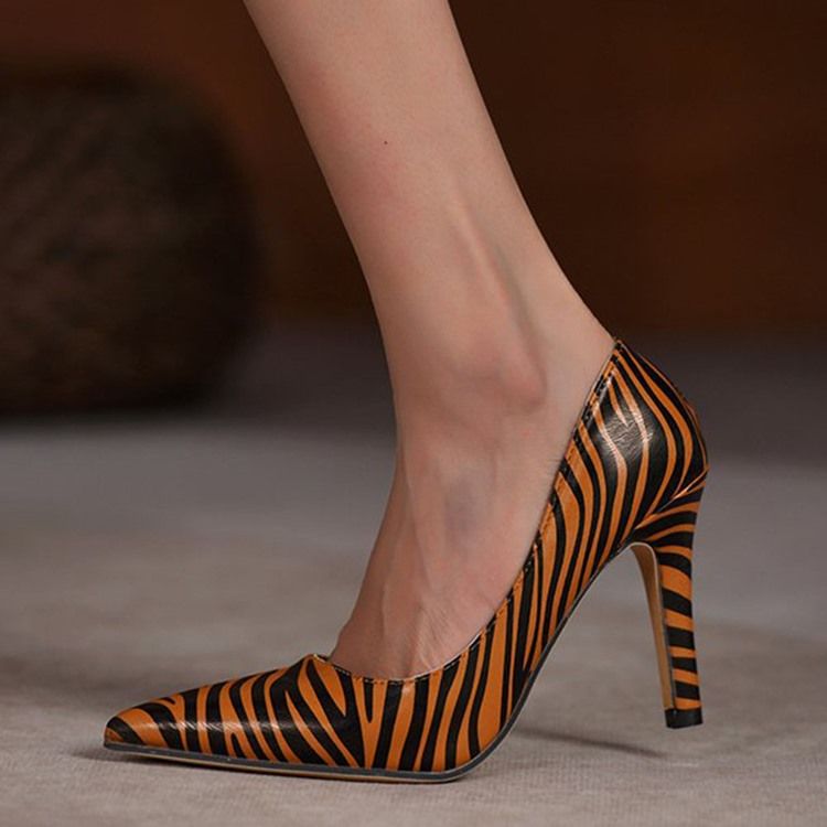 Tråd Stiletto Heel Slip-On Zebra Tunna Skor
