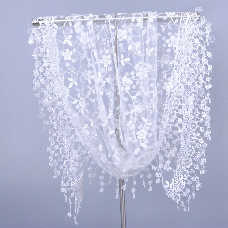 Elegant Triangulär Scarf Med Spetskant