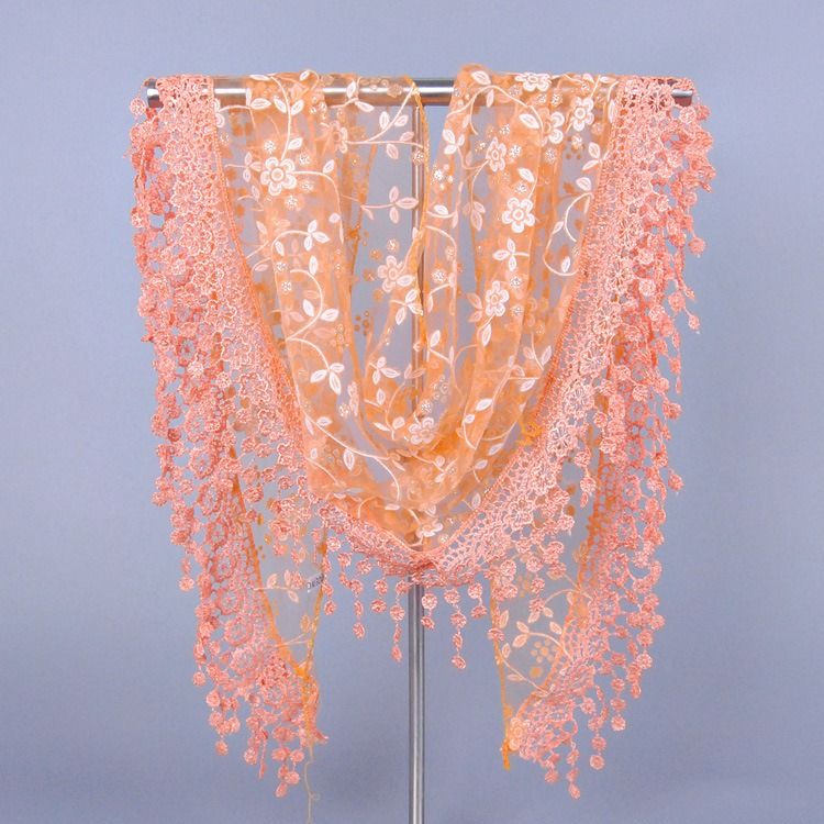 Elegant Triangulär Scarf Med Spetskant
