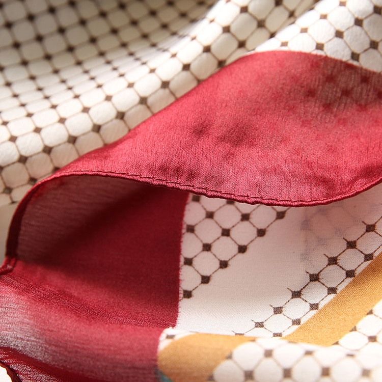 Patchwork Charmeuse Rutig Halsduk