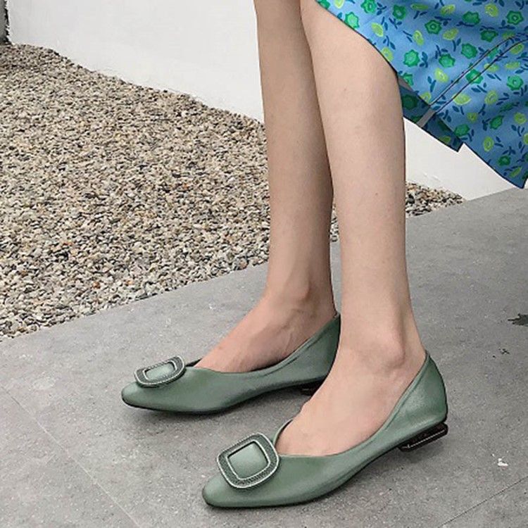 Pu Block Heel Slip-On Square Toe Dam Platta skor