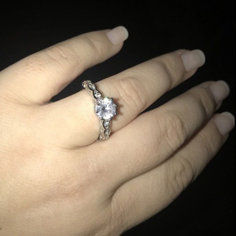 Lysande Ring För Kvinnor