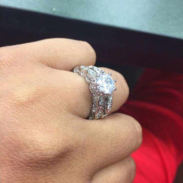 Lysande Ring För Kvinnor
