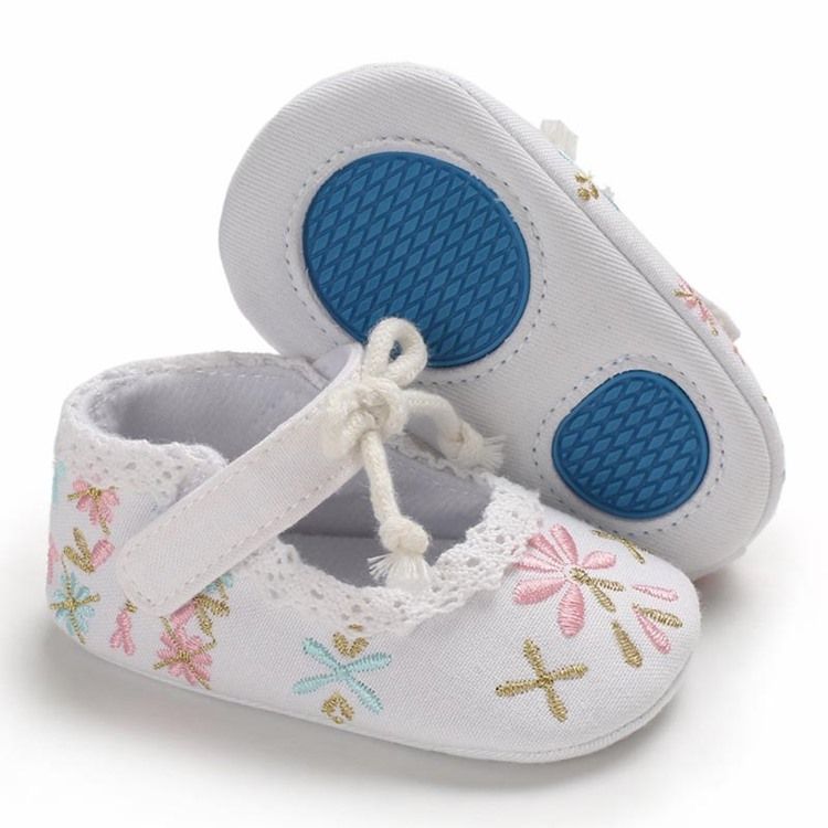Broderi Babyskor