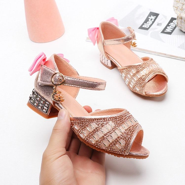 Lågskurna Sandaler I Övre Peep Toe