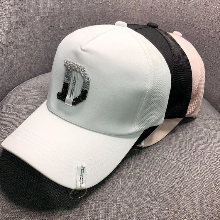 Bokstaven Lyser Baseballkeps