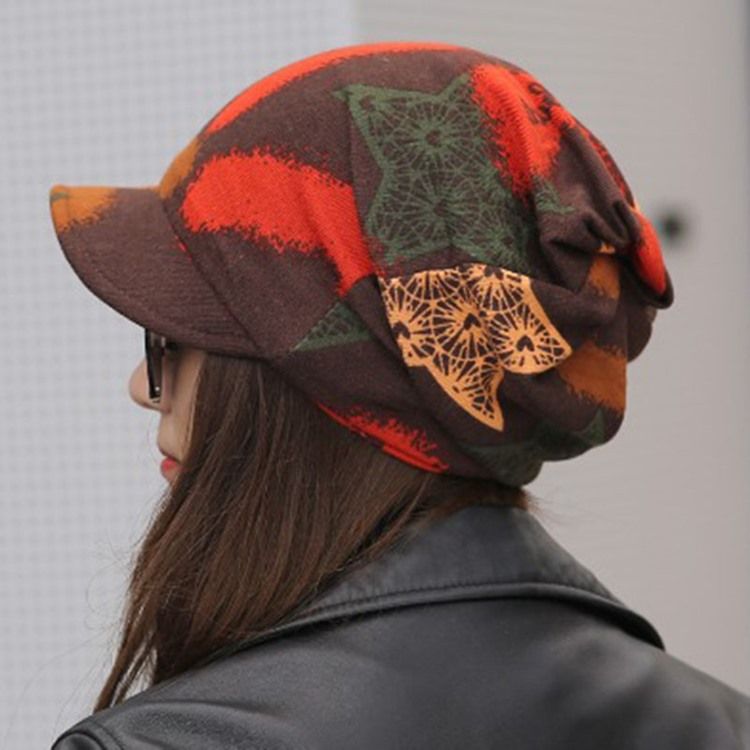 Print Warm Winter Star Hat