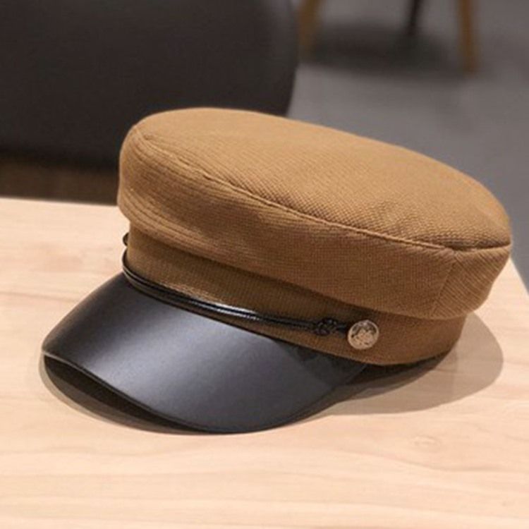 Vanliga Casual Hattar Med Kort Brätte