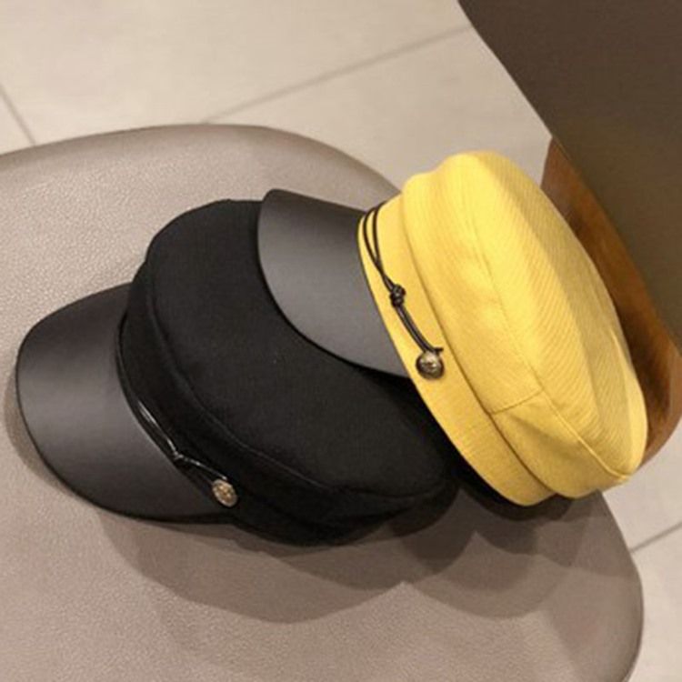 Vanliga Casual Hattar Med Kort Brätte