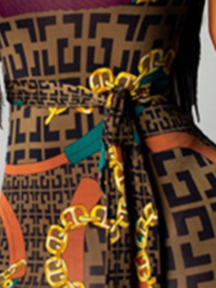 Geometrisk Klänning För Afrikanskt Mode Mellan Kalven