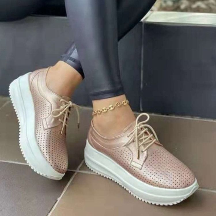 Sneakers Med Rund Tå Med Snörning
