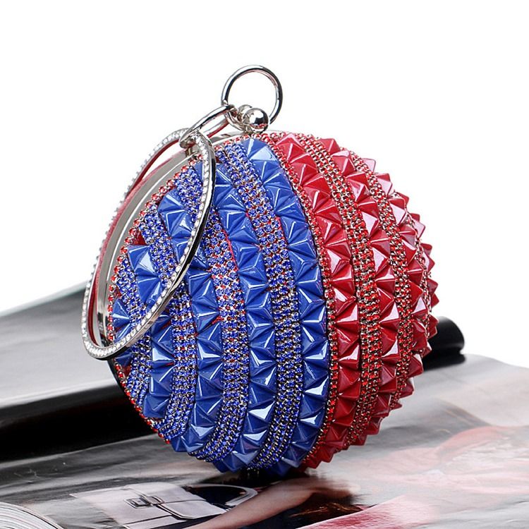 Cirkulära Bankettkopplingar Och Kvällsväskor I Polyester