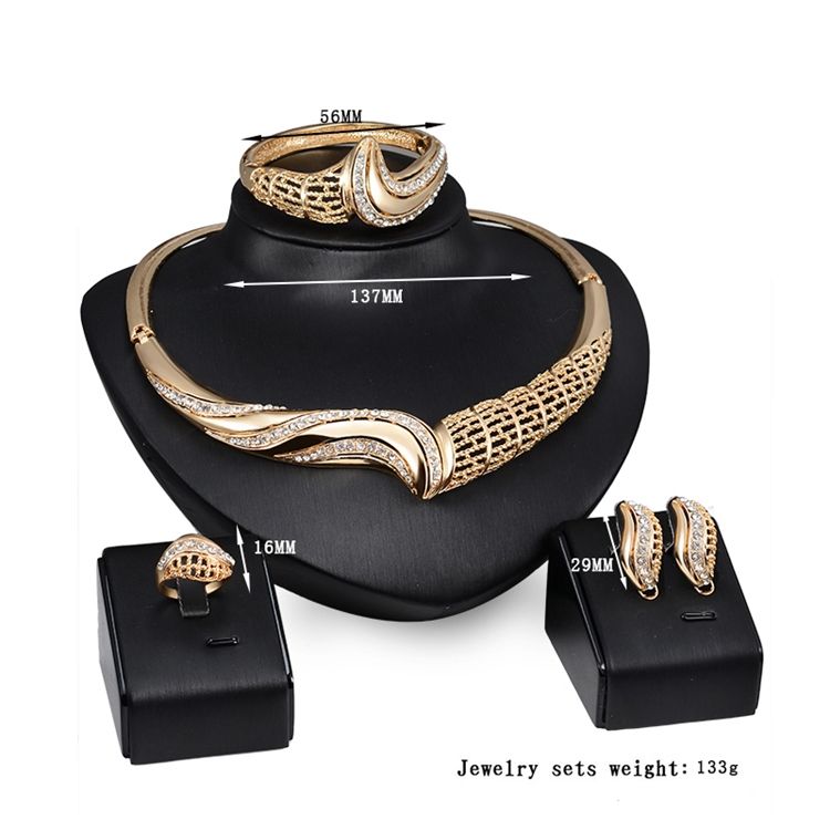 Överdriva Curvy Diamante Smyckesset