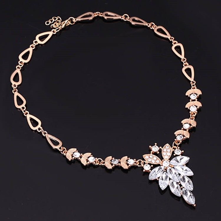 Splendid White Safir Flower Smycken Set
