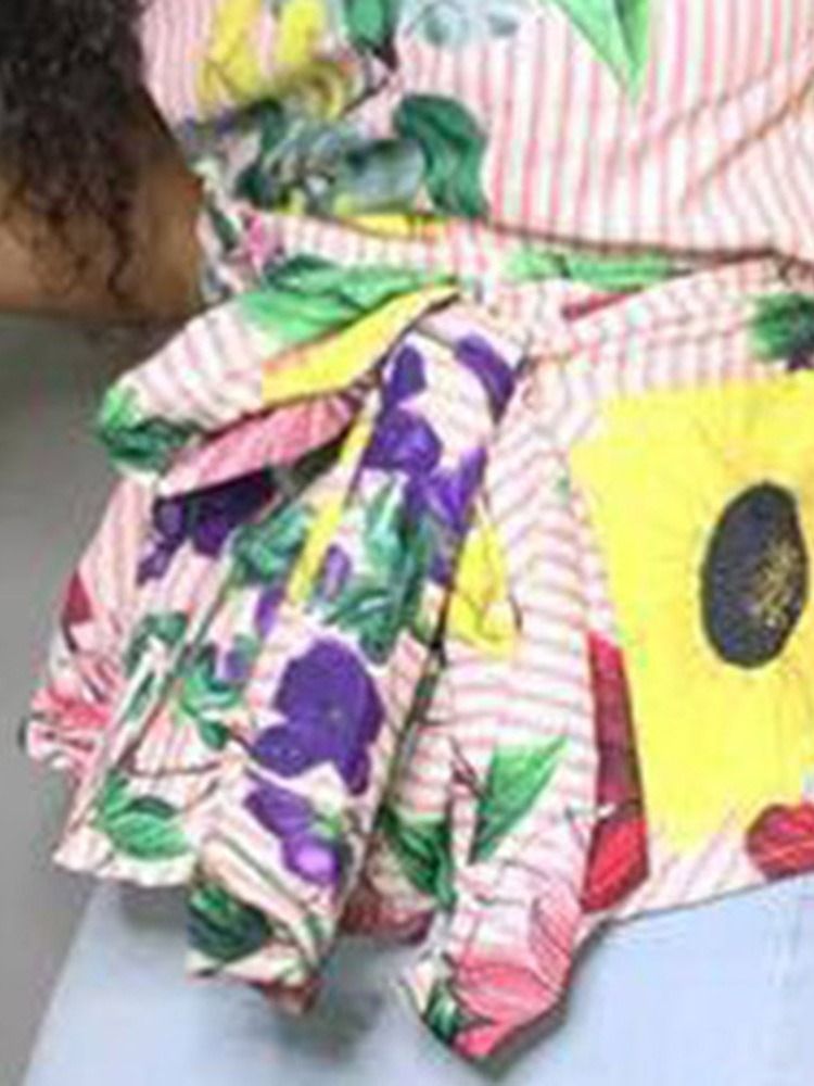 Asymmetrisk Blus Med Utsvängning I Afrikanskt Mode