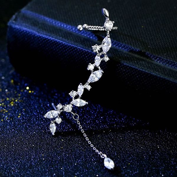 Överdriven Rhinestone Tassel Ear Cuff