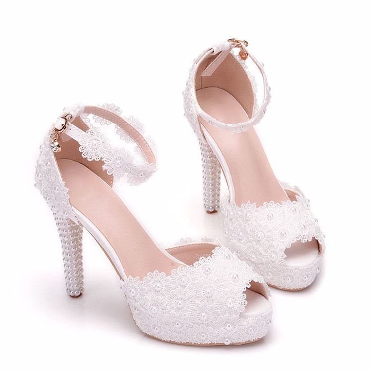 Hältäckande Peep Toe Line-Style Spänne Appliques Sandaler