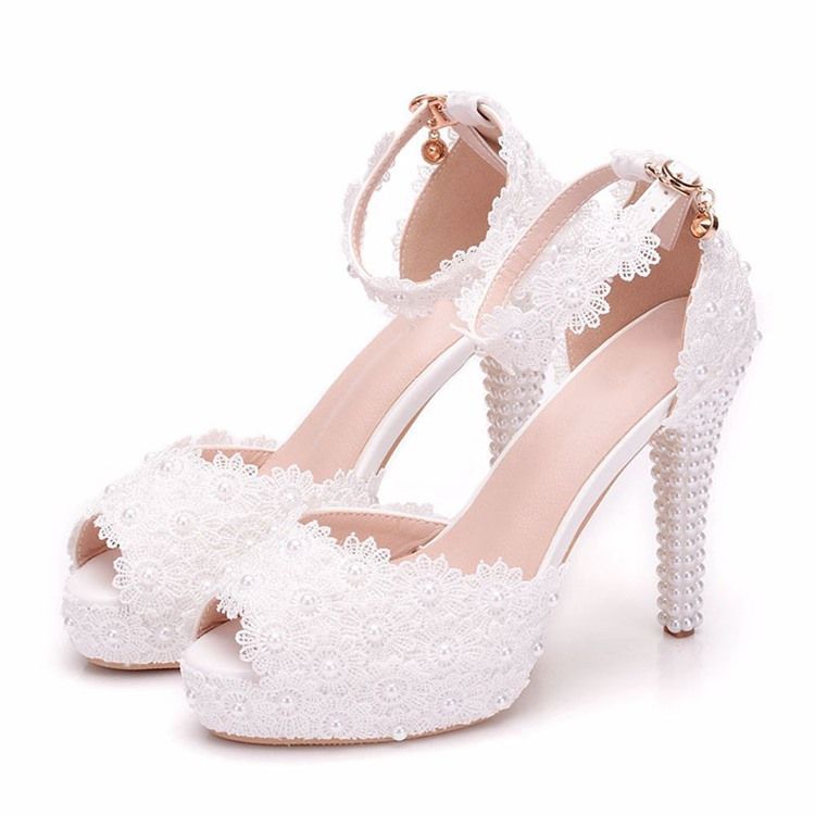 Hältäckande Peep Toe Line-Style Spänne Appliques Sandaler