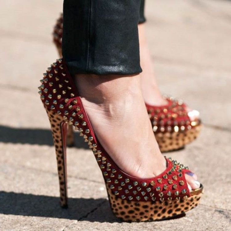 Tråd Peep Toe Slip-On Sexiga Tunna Pumps
