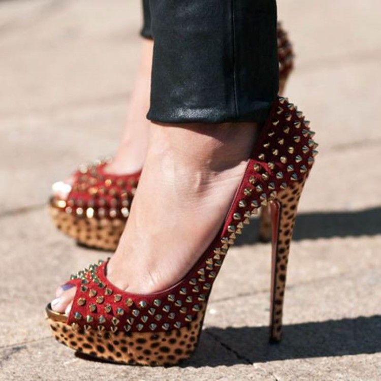 Tråd Peep Toe Slip-On Sexiga Tunna Pumps