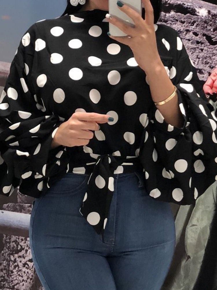 Polka Dots Snörning Blus I Plusstorlek