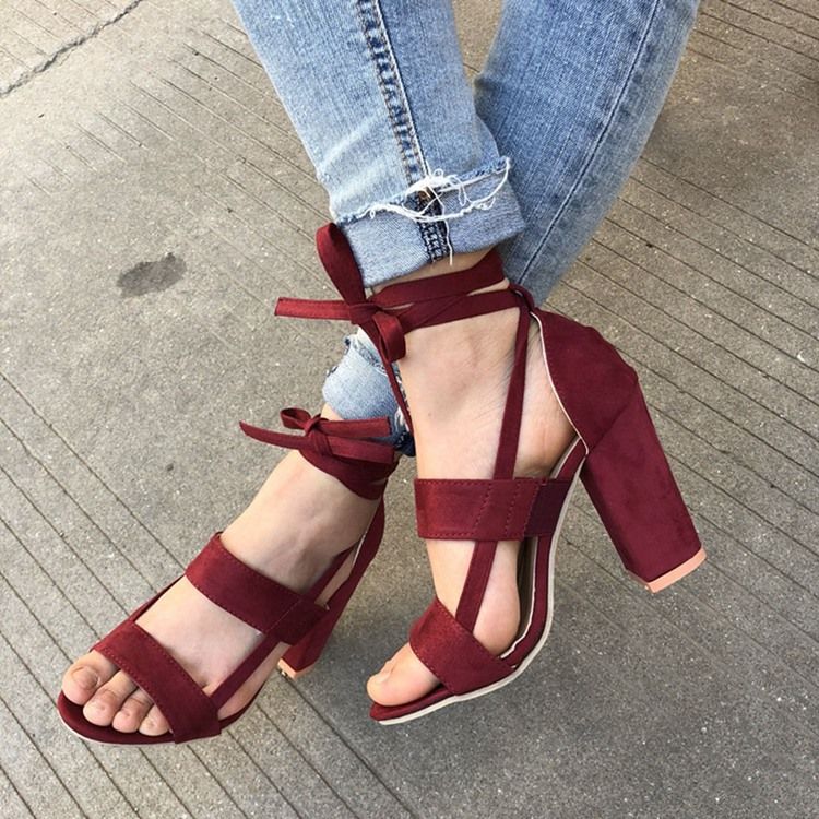 Hältäckande Peep Toe Chunky Heel Damsandaler