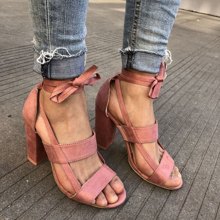 Hältäckande Peep Toe Chunky Heel Damsandaler