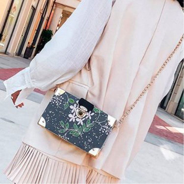Broderi Blommiga Pu Flap Crossbody-Väskor
