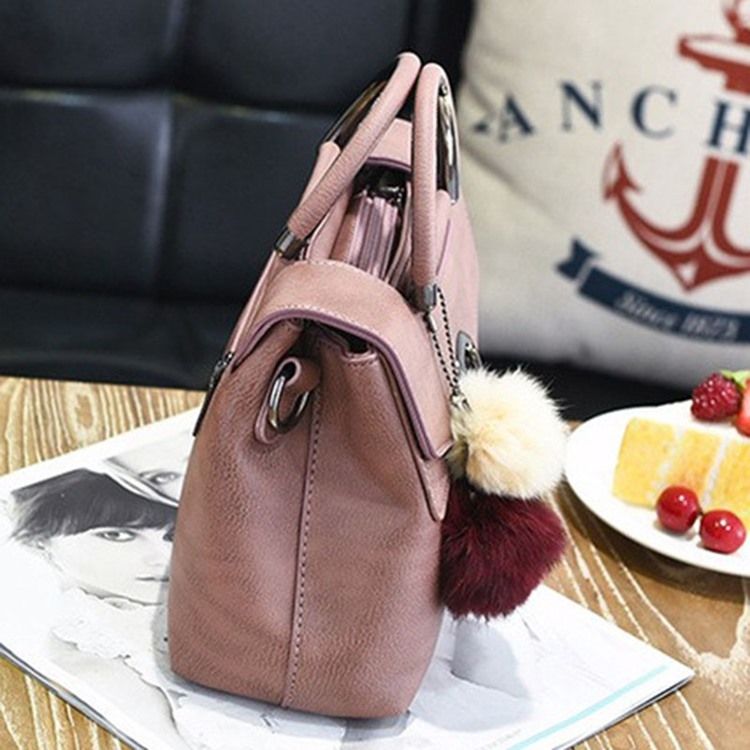 Enfärgad Plysch Bollhängande Crossbody-Väska
