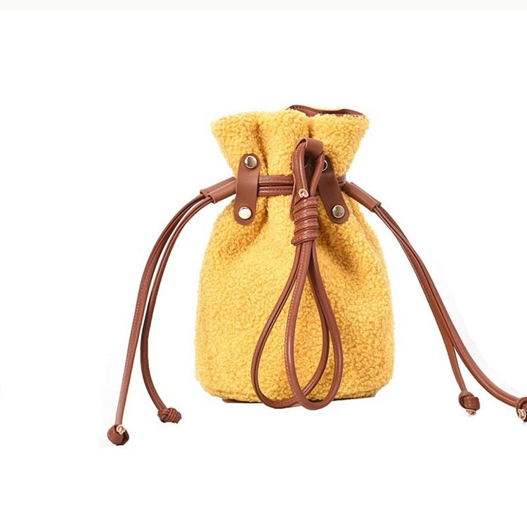 Enkla Fatformade Crossbody-Väskor