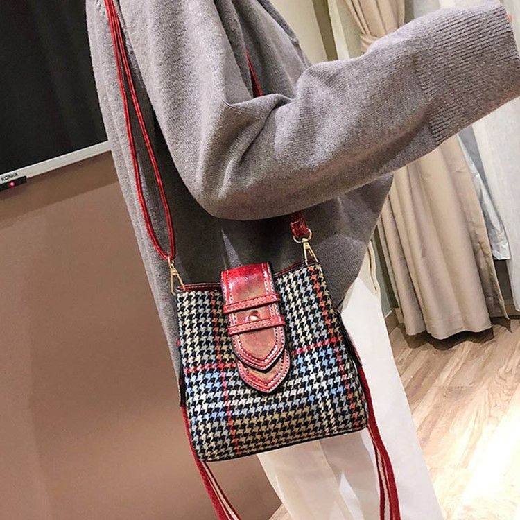 Houndstooth Ullblandningar Fatformad Rutnät Crossbody-Väska