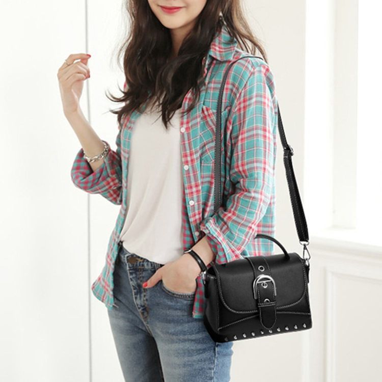 Pu Nit Vanliga Flap Crossbody-Väskor