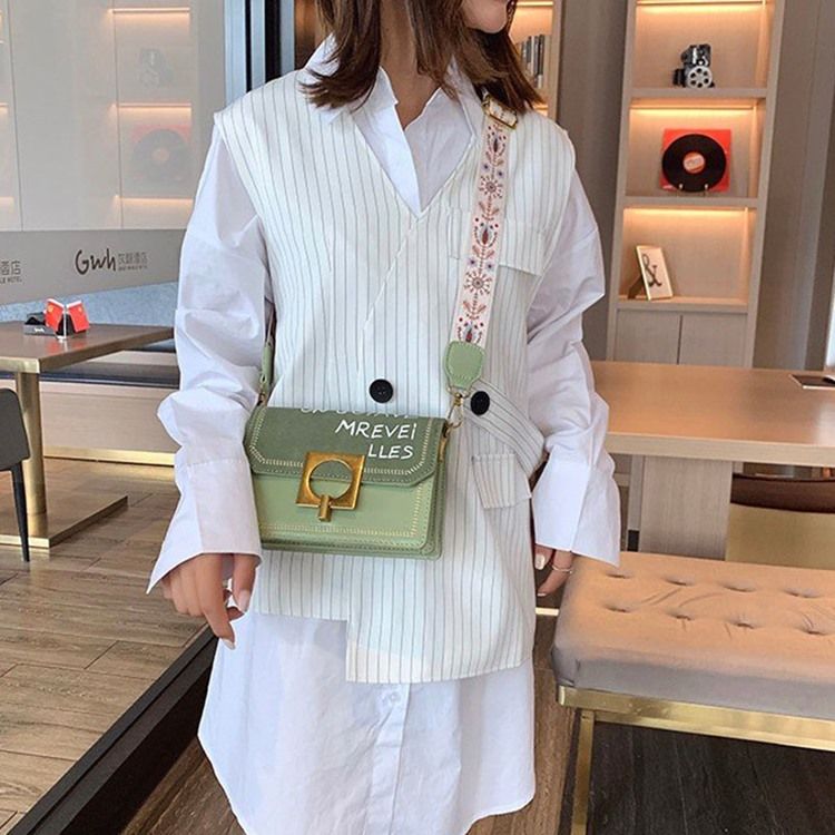 Pu Tråd Letter Chic Rektangel Crossbody Väskor