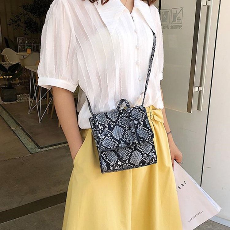 Serpentine Embossing Rektangel Crossbody-Väskor