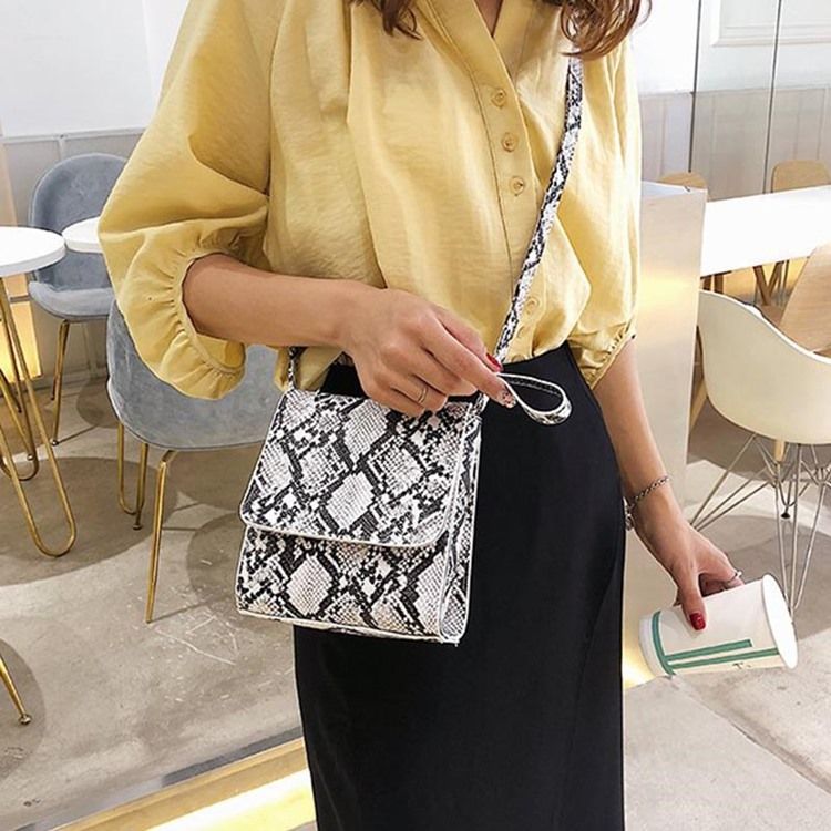 Serpentine Embossing Rektangel Crossbody-Väskor
